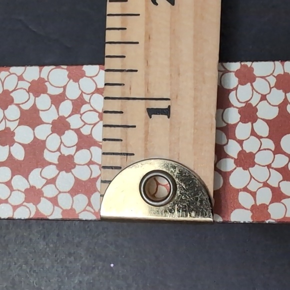 NWT,Levi's Brown/ White Floral Reversible Belt with Metallic Gold Buckle,XL. - Picture 12 of 12